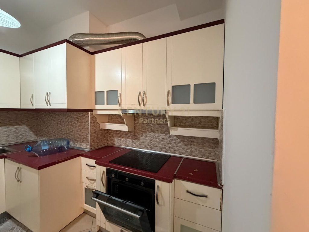 JAPIM ME QIRA APARTAMENT 2+1 NE ASTIR!