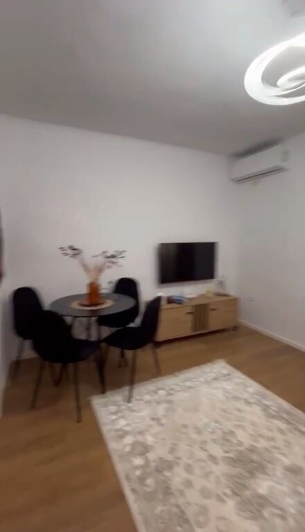 Jepet apartament 1+1 me qira tek Ish Restorant Durresit