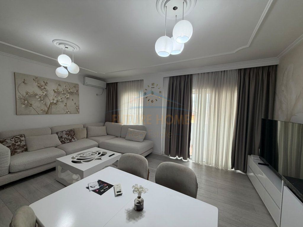 Affitto, Appartamento 2+1, 21 Dhjetori, Tirana.