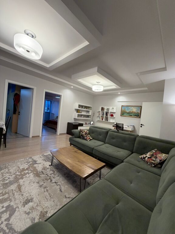 SHITET APARTAMENT KOMUNA E PARISIT