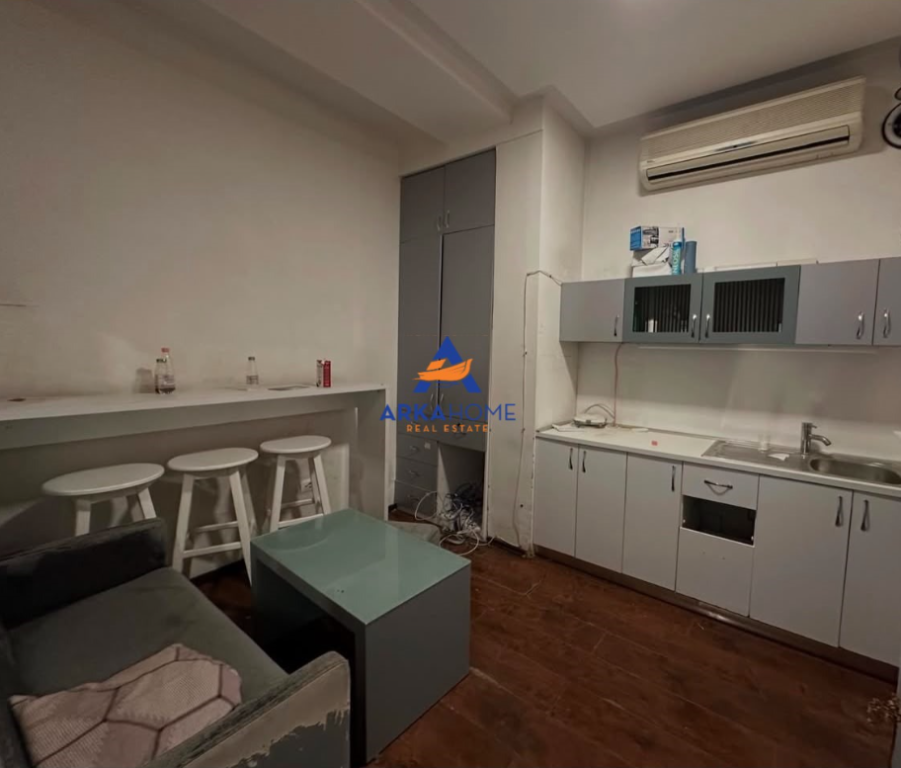 JEPET AMBIENT BIZNESI ME QERA 200 M2 "SHESHI WILLSON" 3200 EURO