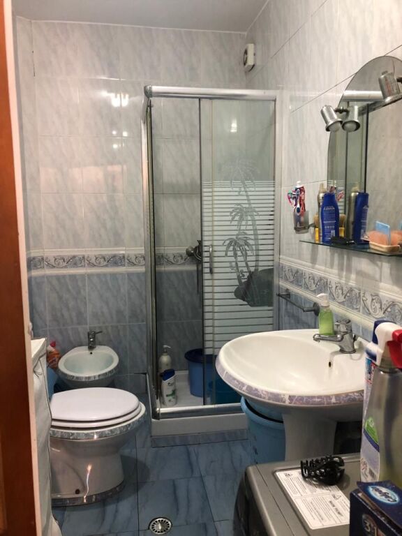 🏢Xhamlliku jepet me qera apartament 2+1,e mobiluar.55,000Leke