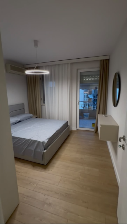 Apartament 1+1 per qera Rruga e  Barrikadave !