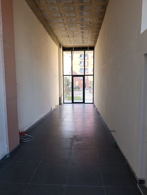 Rent | Ambjent Biznesi | Rruga 5 Maji | 600 €/month
