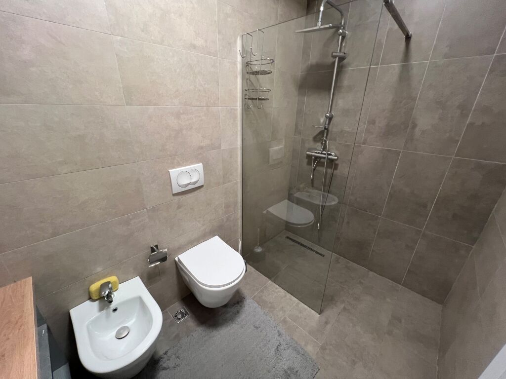 Apartament me qira 2+1 stacioni trenit