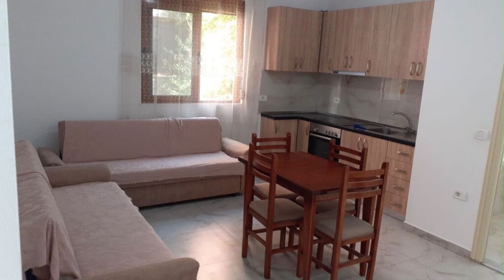 Qera | Shtëpi private 1 + 1 | Astir | 400 €/muaj