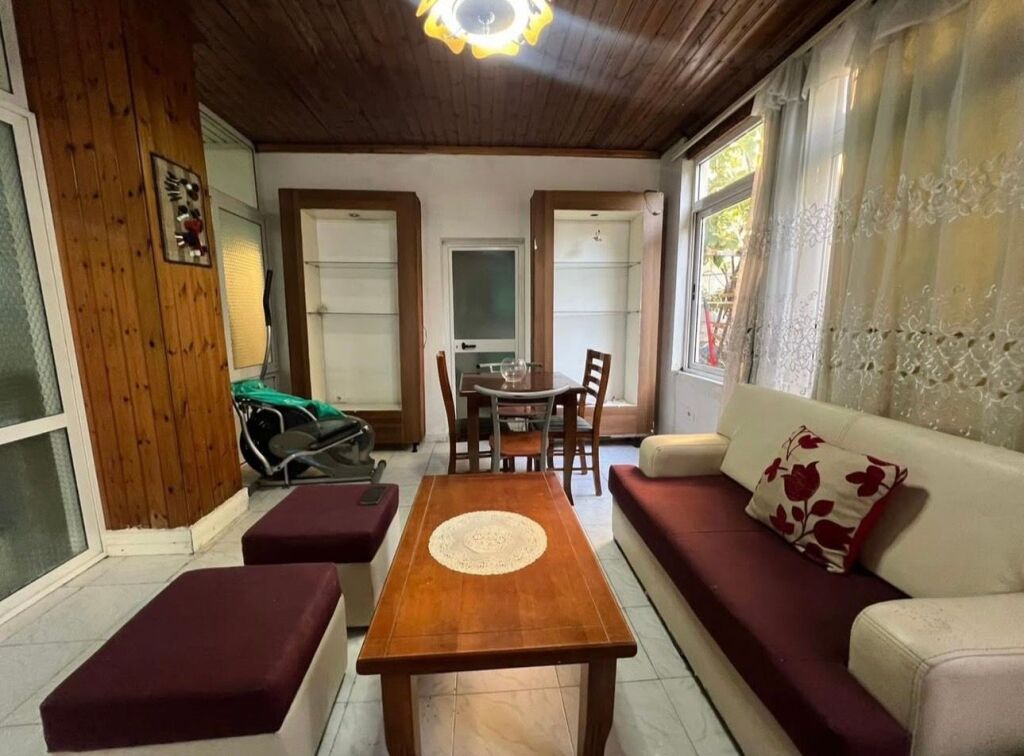 📍 Near Shallvare / Tennis Courts  🏡 1+1 house for rent