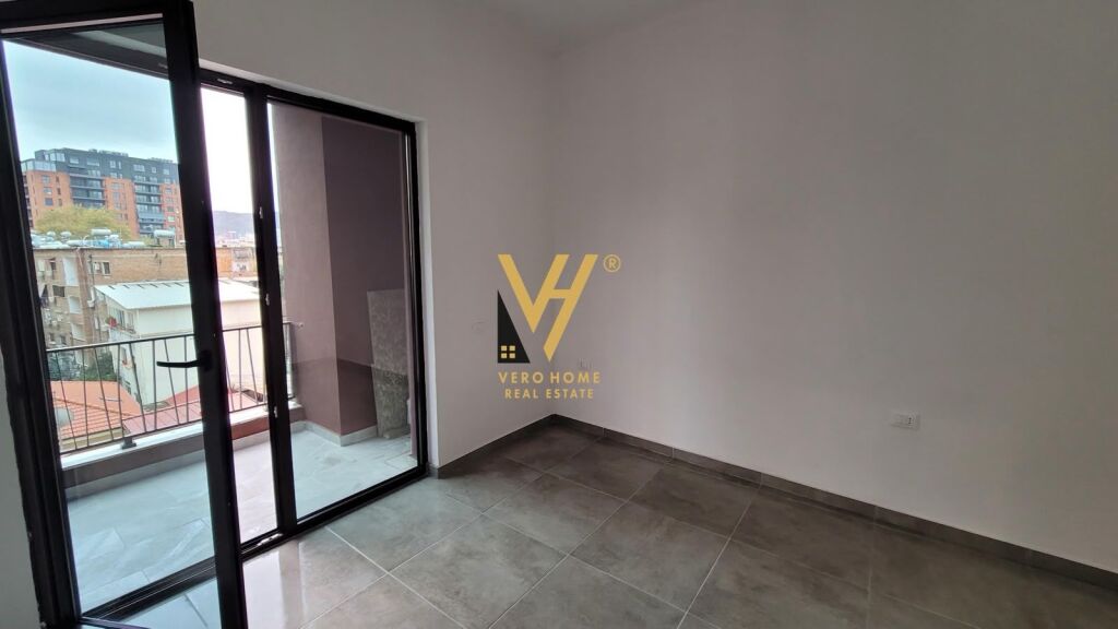 UFFICIO IN AFFITTO 66 M2 A MYSLYM SHYRI 65.000 LEKE