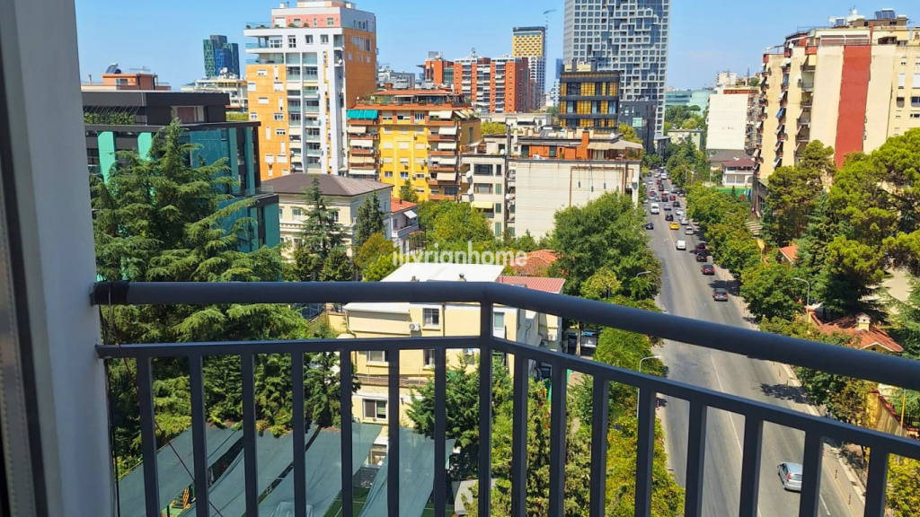 Apartament 2+1 i mobiluar me qira në Rrugën e Elbasanit, përballë Ambasadës Amerikane