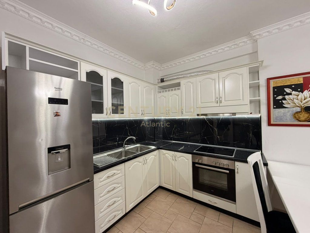 SHITET APARTAMENT 2+1 NE PLAZH HEKURUDHA DURRES !