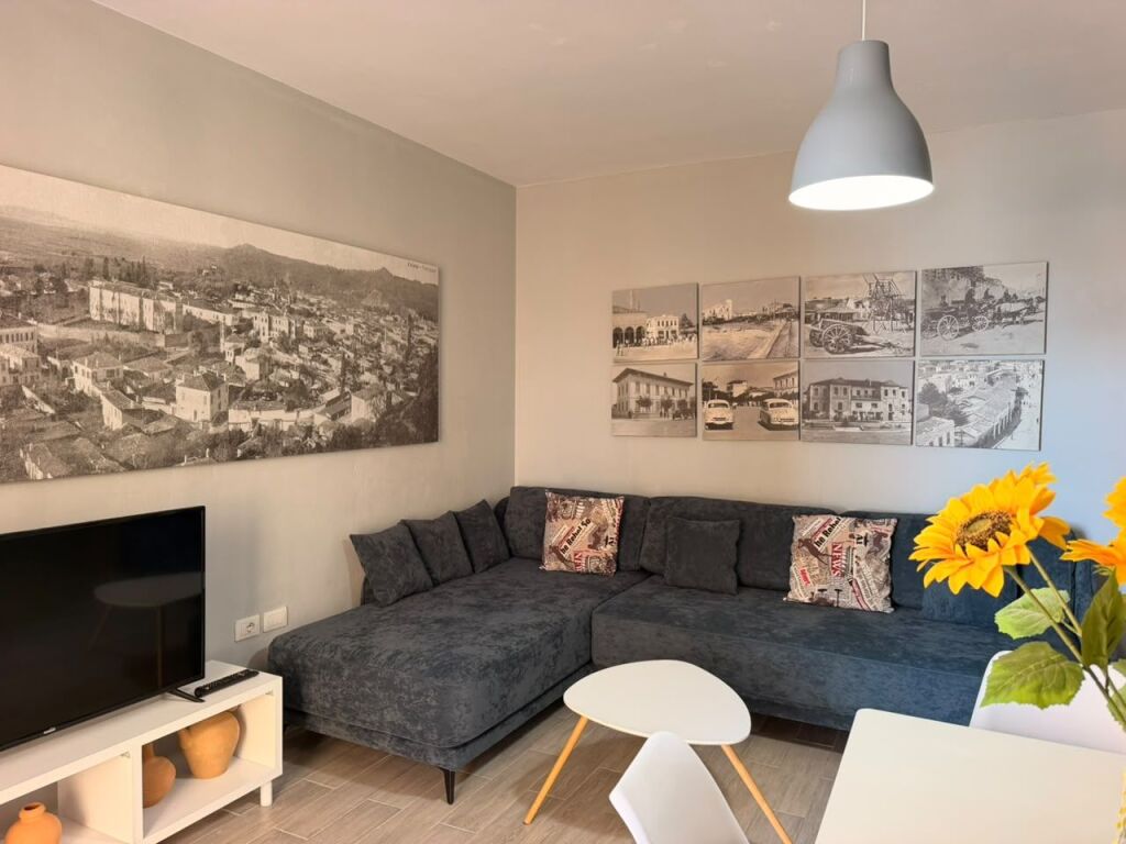 Apartament 2+1+Ballkon me Qera Afatgjate - Restorant Tradicional Varka, Plazhi i Vjeter, Vlore