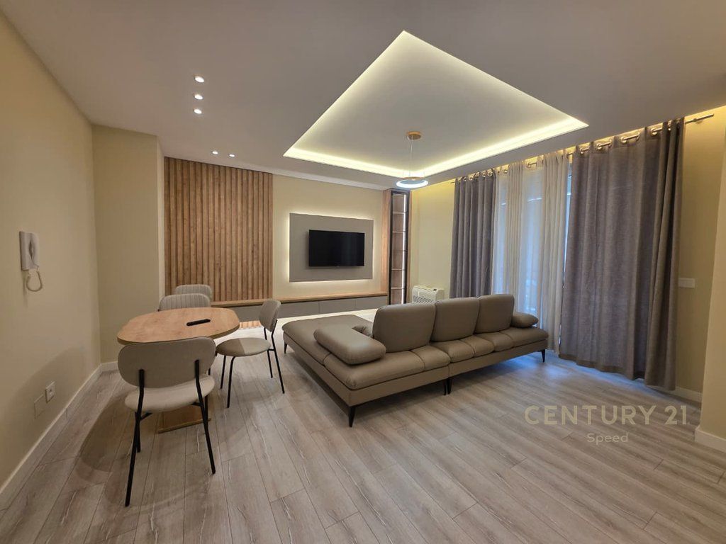 2+1+2 Apartment for Rent with parking space near Harry Fultz School!