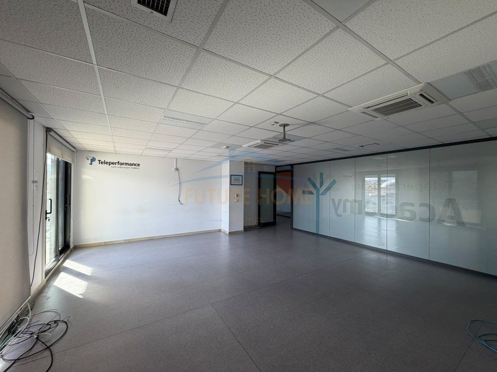 LOCALE COMMERCIALE IN AFFITTO – CENTRO, TIRANA