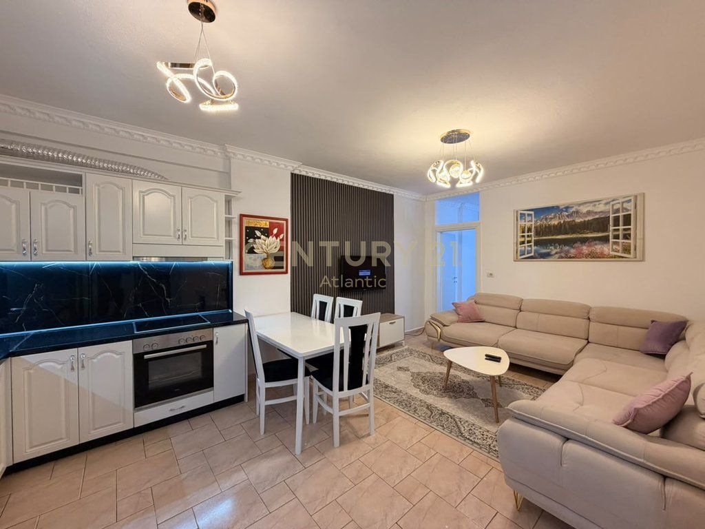 SHITET APARTAMENT 2+1 NE PLAZH HEKURUDHA DURRES !