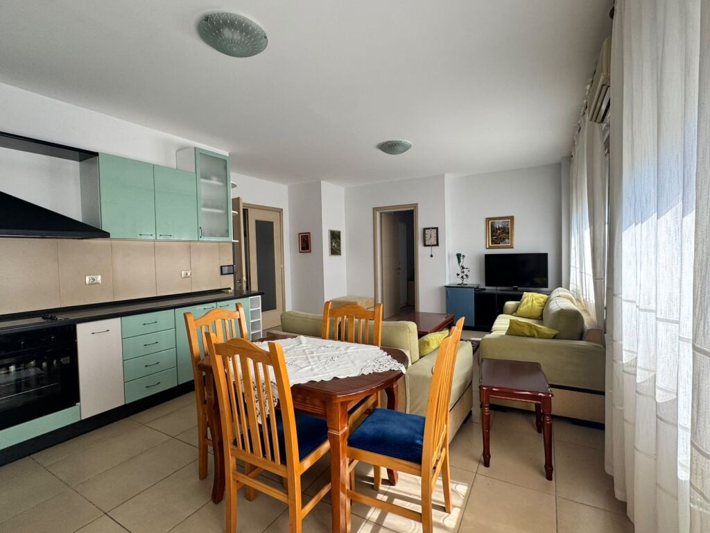 2+1 apartment for rent in the Center of Tirana
