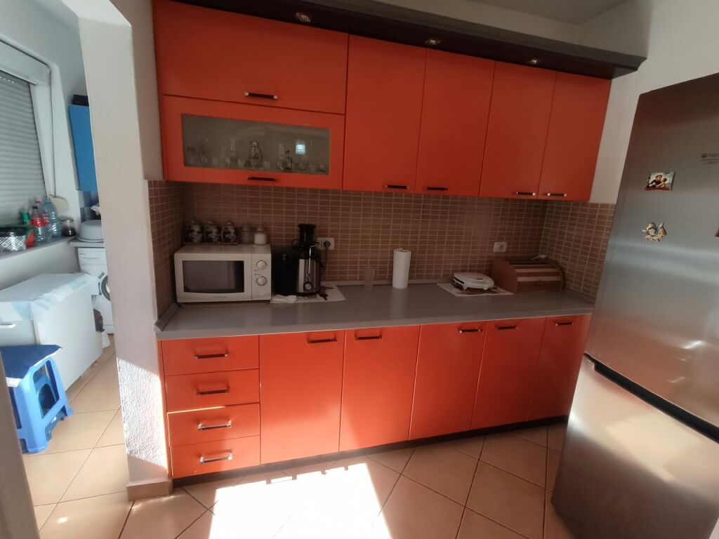 Shitet apartament 1+1 ne zonen e 21 Dhjetorit prane Kopshtit 26, Tirane. ID 5848.