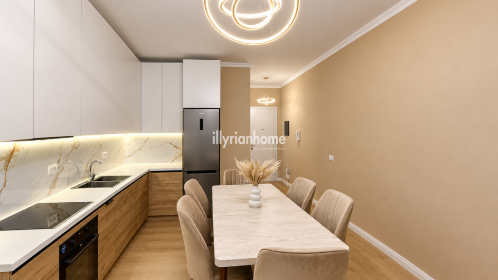JEPET ME QIRA | APARTAMENT 2+1 + GARAZH | PRANË XHAMISË SË SELITËS