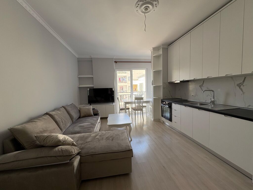 Apartament 1+1 per shitje Yzberisht !