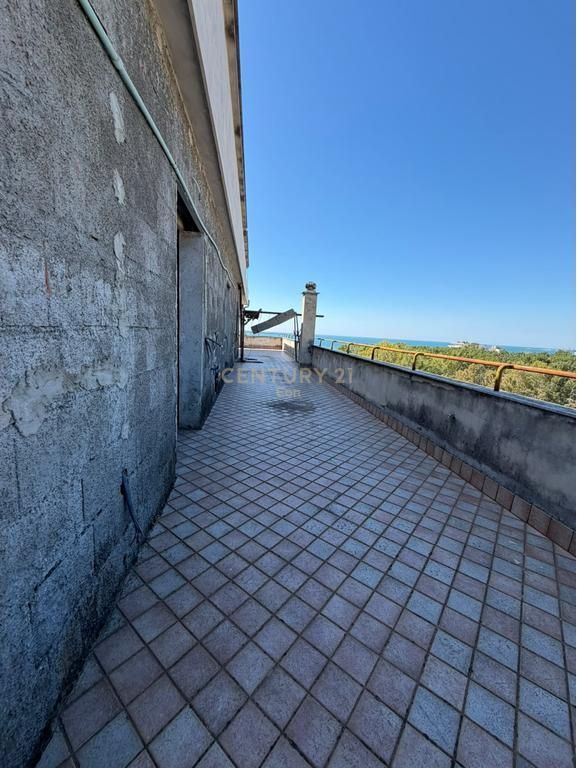 MUNDËSI INVESTIMI NË PLAZH, DURRËS – IDEALE PËR APART-HOTEL OSE STRUKTURË AKOMODUESE!