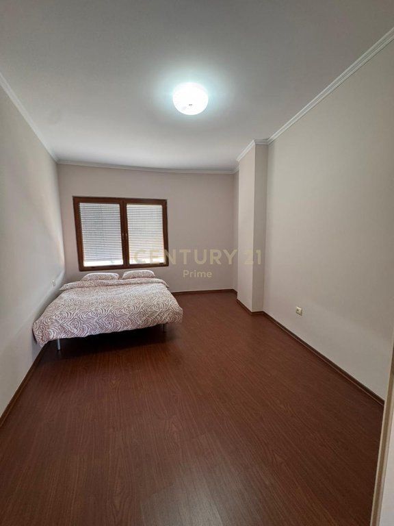 🏢 UFFICIO IN AFFITTO – VICINO A PIAZZA SKËNDERBEJ