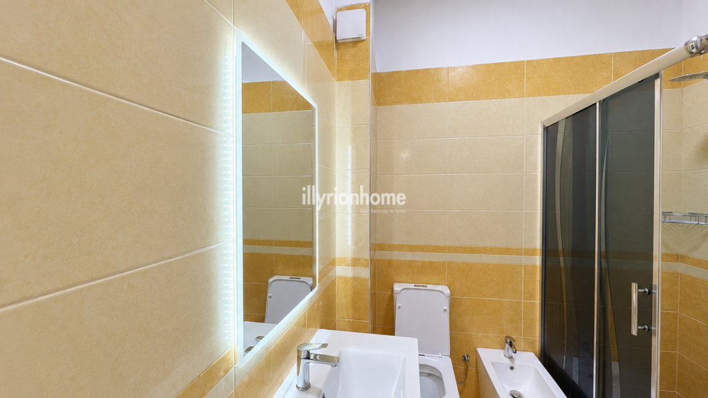 JEPET ME QIRA | APARTAMENT 2+1 + GARAZH | PRANË XHAMISË SË SELITËS