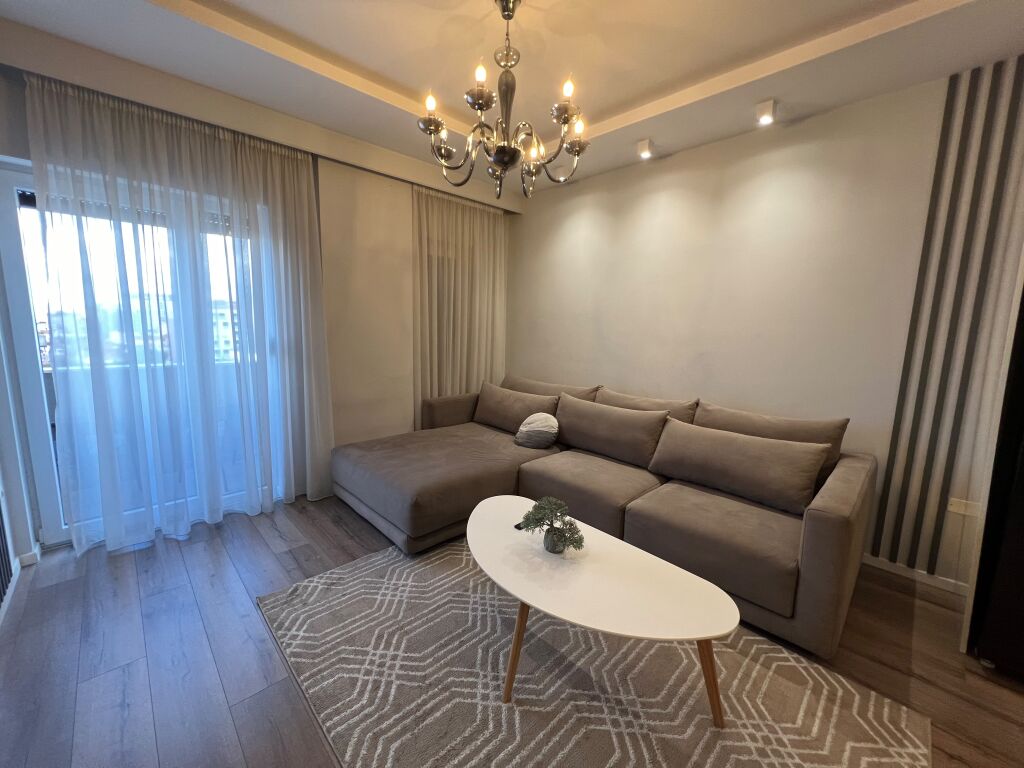 Apartament me qira 2+1 stacioni trenit
