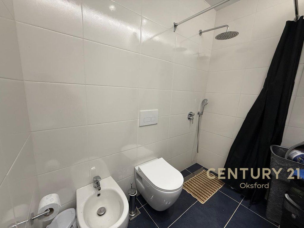 SHESIM APARTAMENT 2+1+2 TEK USLUGA, BULEVARDI I RI, TIRANË.