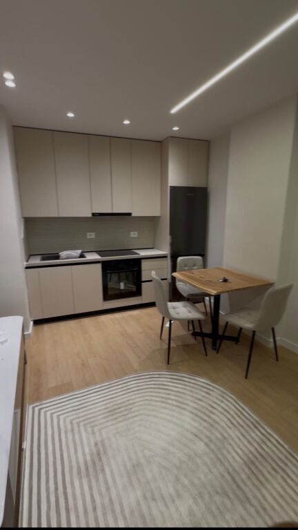 Qera | Apartament 1 + 1 | Rruga Barrikadave | 700 €/muaj