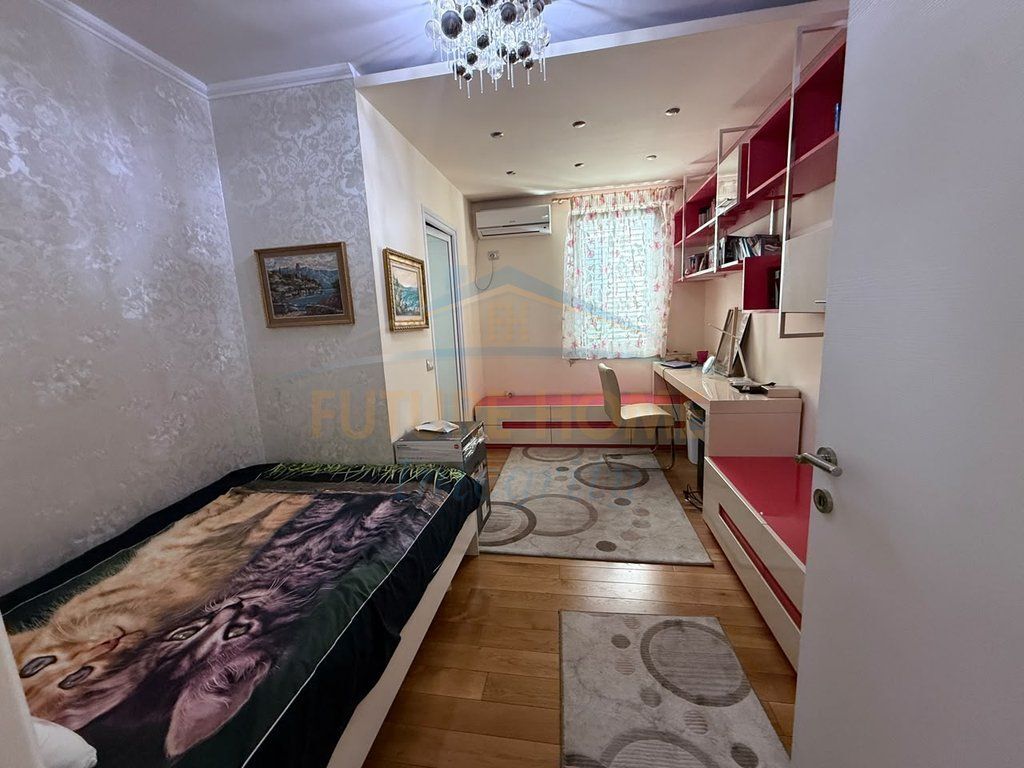 For sale, Penthouse 4+1+2+2 Parking Spaces+Veranda, Ali Demi, Tirana.