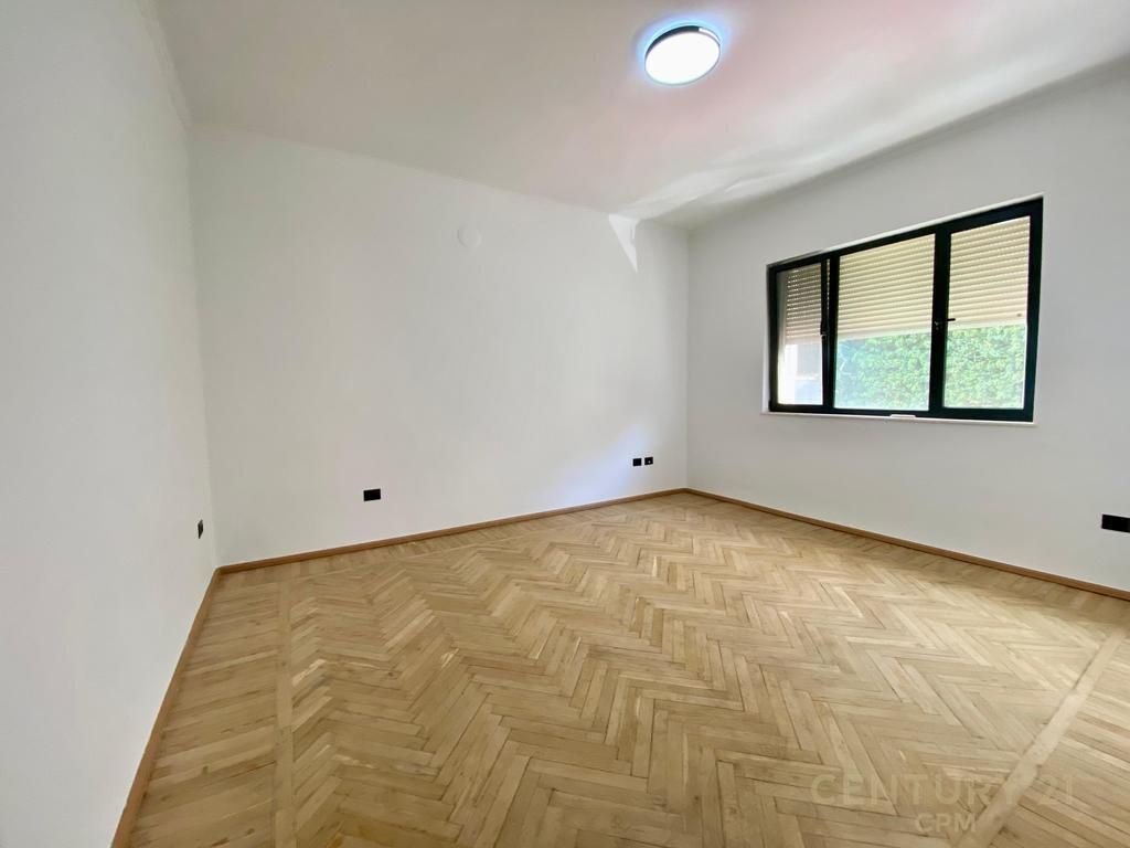 Former Blloku, we are renting office space