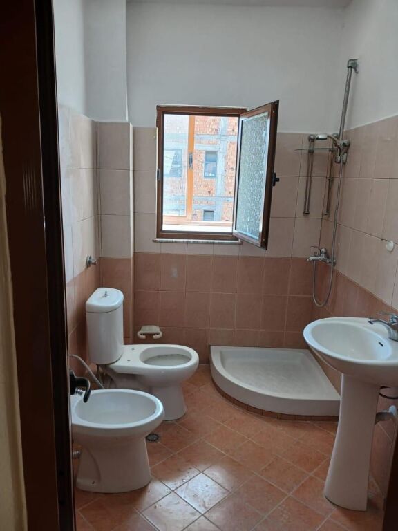 Ottimo appartamento 1+1 ad Allias, via Njazi Meka, vicino all'asilo