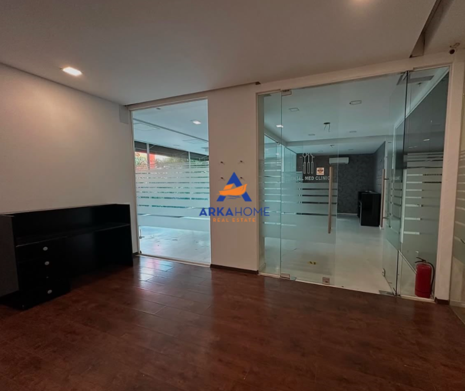 JEPET AMBIENT BIZNESI ME QERA 200 M2 "SHESHI WILLSON" 3200 EURO