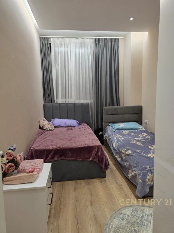SHESIM APARTAMENT 2+1+2 TEK USLUGA, BULEVARDI I RI, TIRANË!