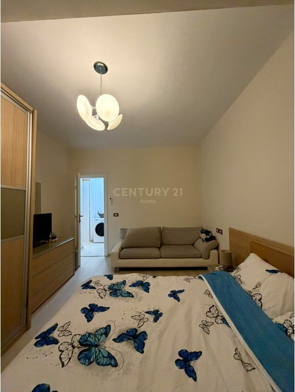 1+1 apartment for sale in Ali Demi, Vlorë!