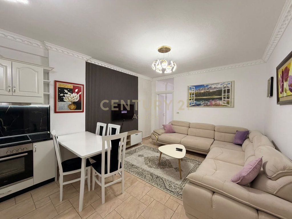 SHITET APARTAMENT 2+1 NE PLAZH HEKURUDHA DURRES !