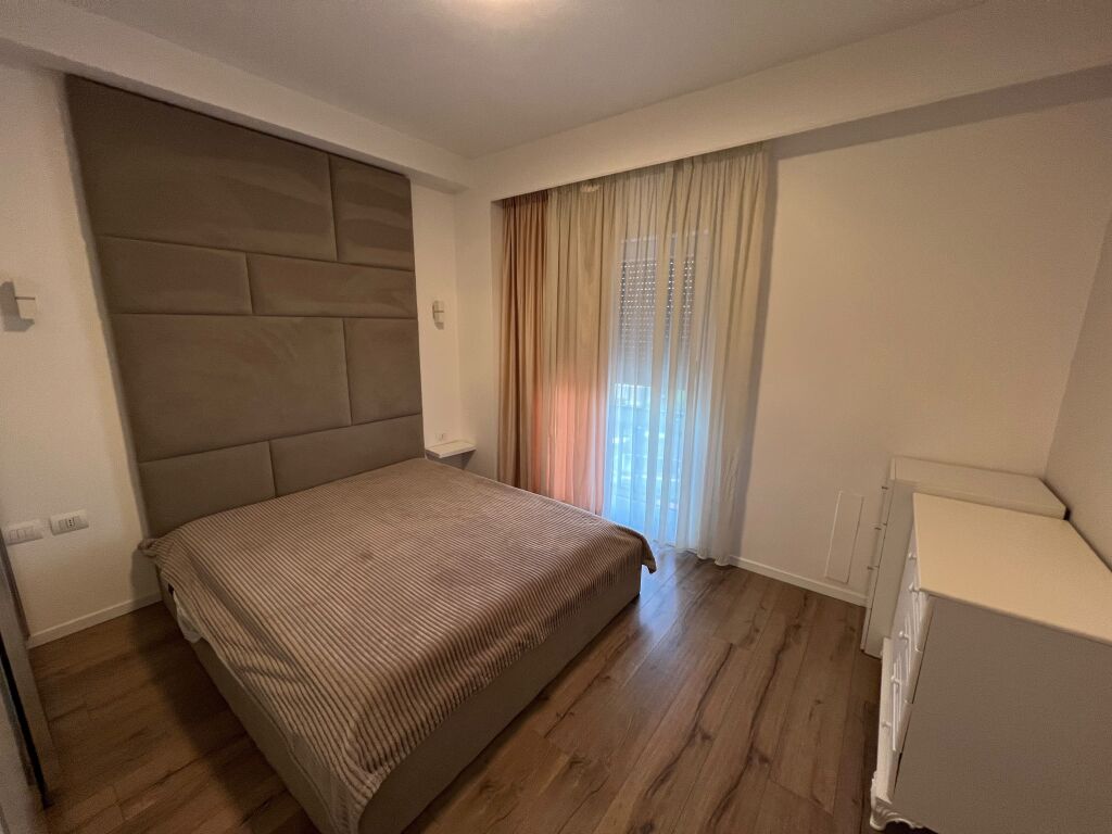 Apartament me qira 2+1 stacioni trenit