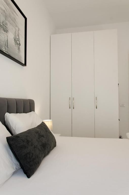 Tirana, affitto appartamento 1+1+BLK - 55.000 Lek (Via Siri Kodra, complesso KONTAKT „SIRI2“)
