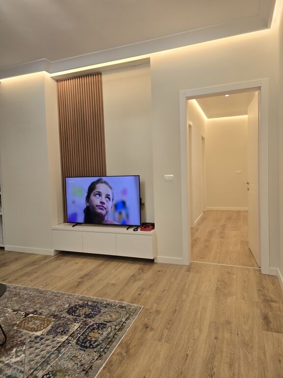 Super apartament 2+1 per qira Prane Delijorgjit
