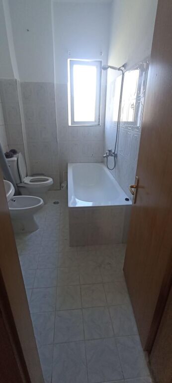 Apartament 2+1 me qera ne Kinostudio