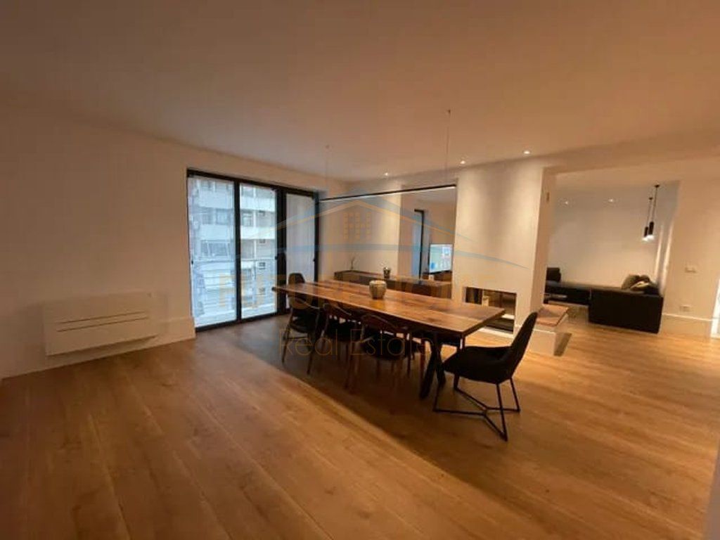 Qira, Penthouse 2+1+2+Post Parkimi, Kompleksi Nobis, Liqeni Artificial.