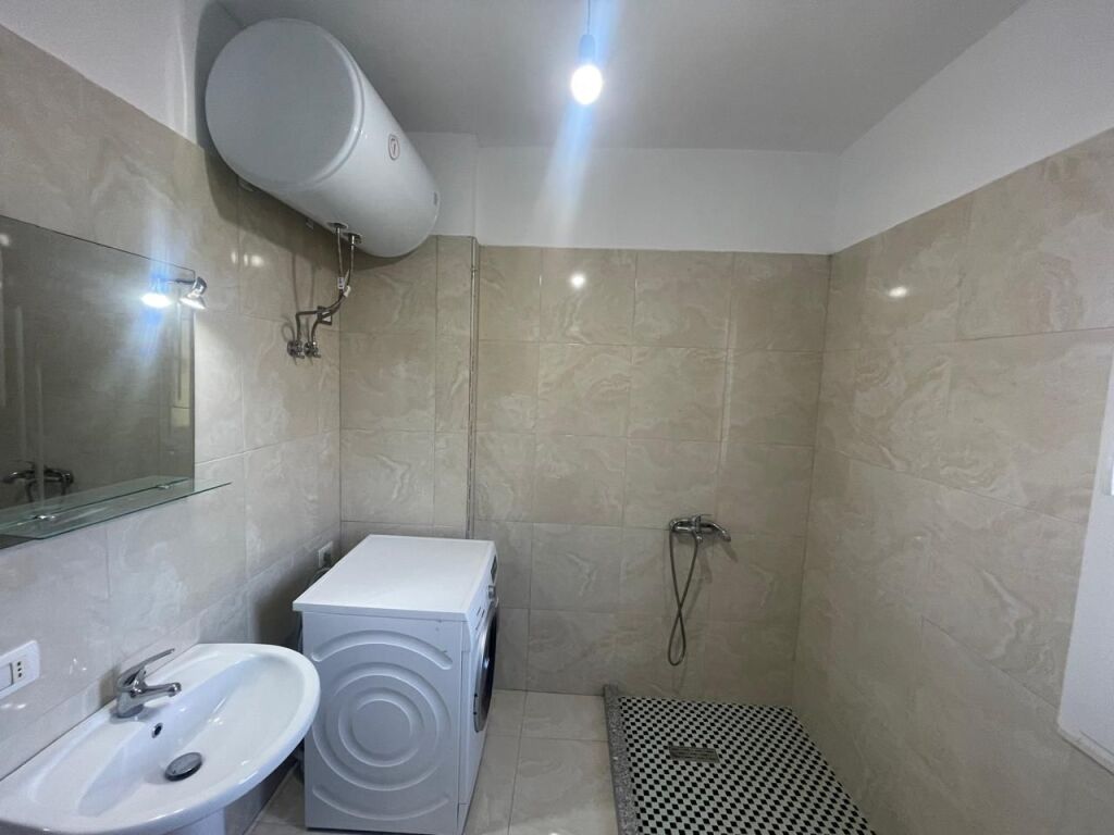APARTAMENT 1+1 NË SHKËMBIN E KAVAJËS – DURRËS