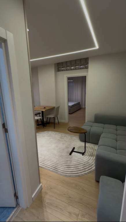 Apartament 1+1 per qera Rruga e  Barrikadave !