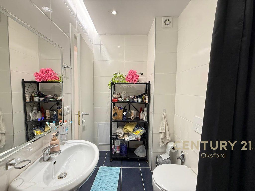 SHESIM APARTAMENT 2+1+2 TEK USLUGA, BULEVARDI I RI, TIRANË! 225,400 €