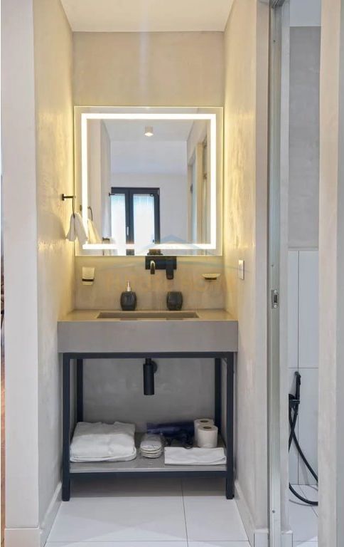 Qira, Penthouse 2+1+2+Post Parkimi, Kompleksi Nobis, Liqeni Artificial.