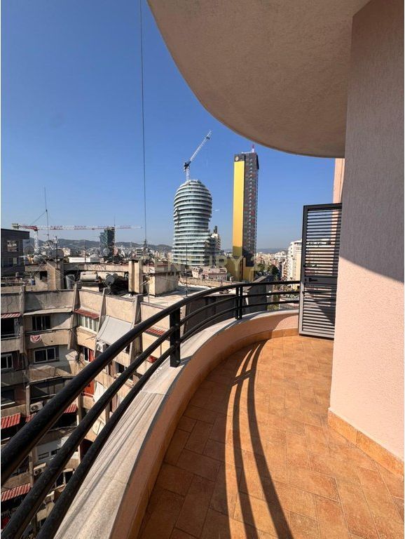 🏢 UFFICIO IN AFFITTO – VICINO A PIAZZA SKËNDERBEJ