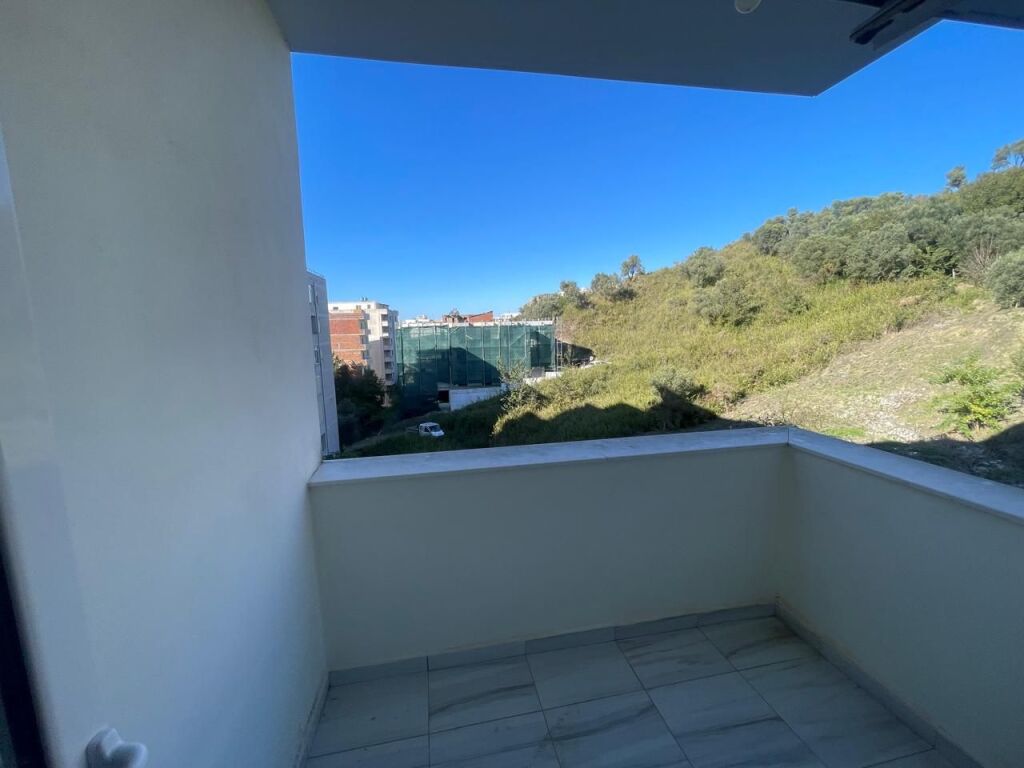 APARTAMENT 1+1 NË SHKËMBIN E KAVAJËS – DURRËS