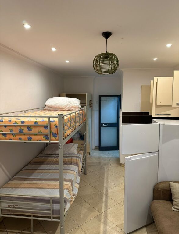 Qera | Garsoniere | Blloku | 250 €/muaj