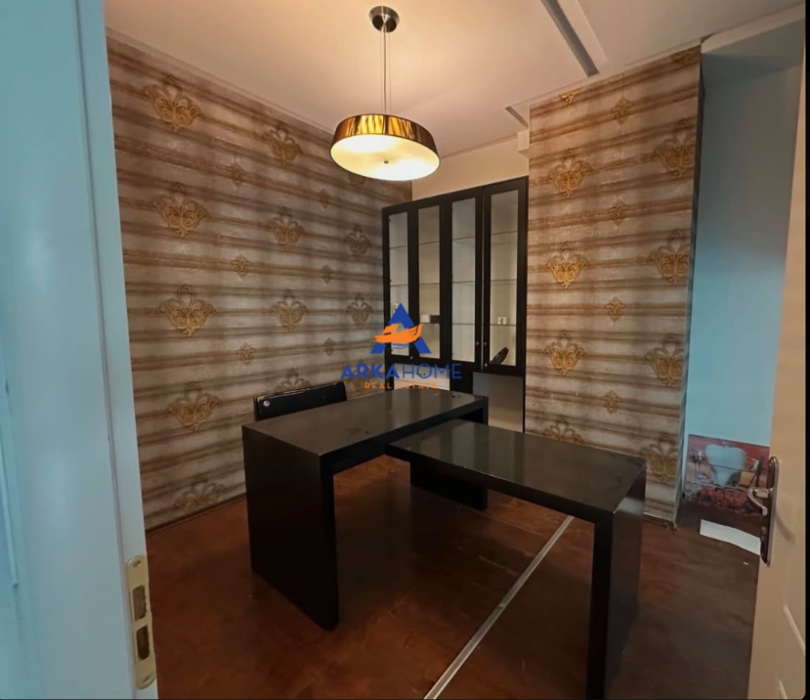 JEPET AMBIENT BIZNESI ME QERA 200 M2 "SHESHI WILLSON" 3200 EURO