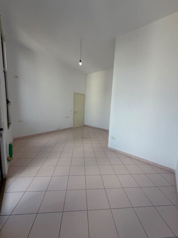 🏡 Shitet apartament 1+1 pranë Prokurorisë, rr. Haxhi Hysen Dalliu, Tiranë.