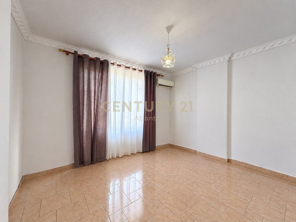 SHITET APARTAMENT 2+1 NE PLAZH HEKURUDHA DURRES !